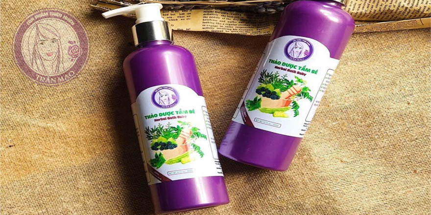 nước tắm thảo dược cho bé