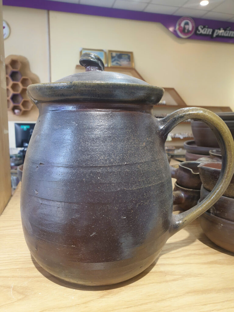 GỐM SÀNH - TRỞ VỀ VỚI ĐẤT MẸ ẤM QUAI NGANG 2 LÍT 700K -1