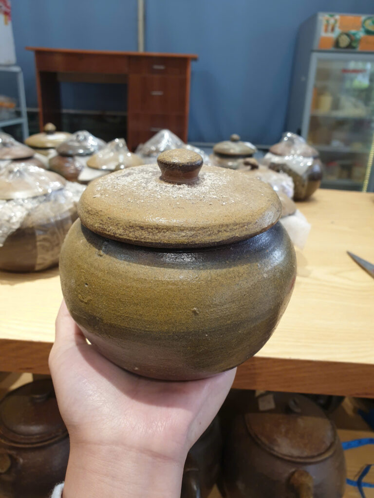 GỐM SÀNH - TRỞ VỀ VỚI ĐẤT MẸ Hũ 500ml hoả biến vàng -7