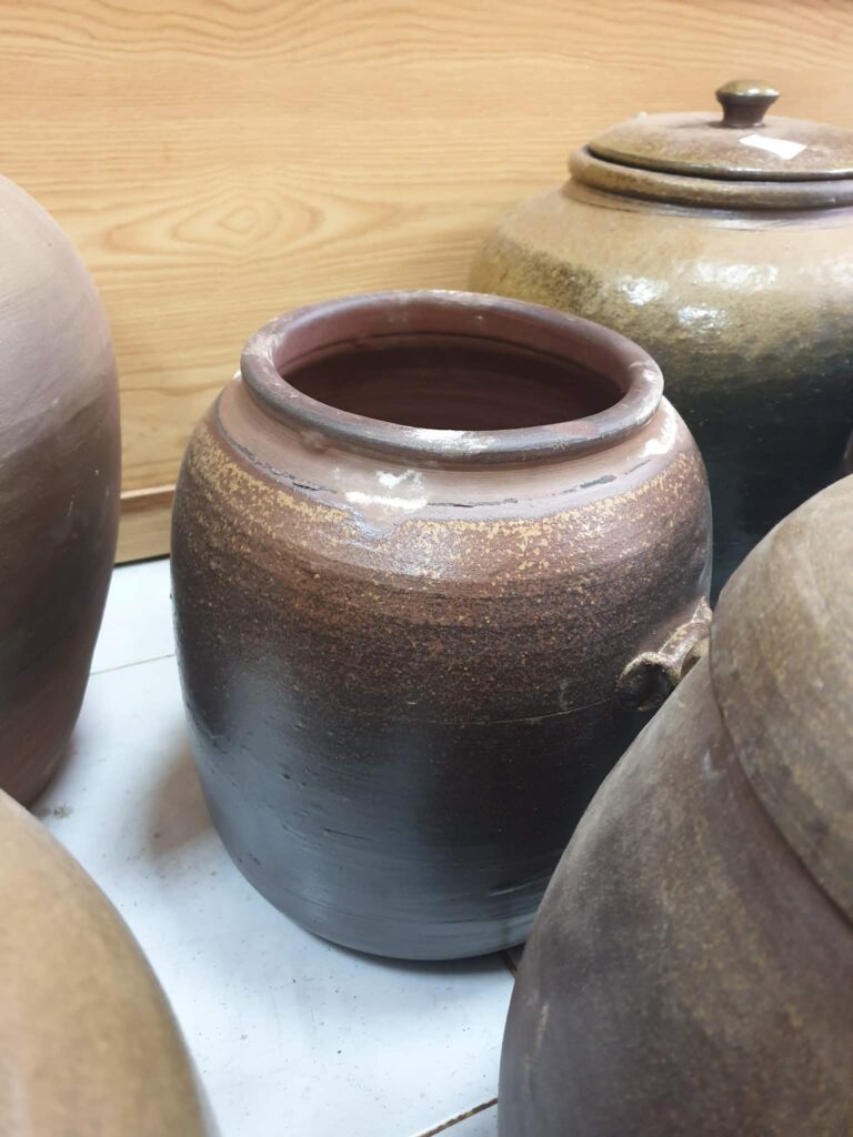 GỐM SÀNH - TRỞ VỀ VỚI ĐẤT MẸ Hũ sành tròn dáng thon dung tích 12 lít 850k còn 800k