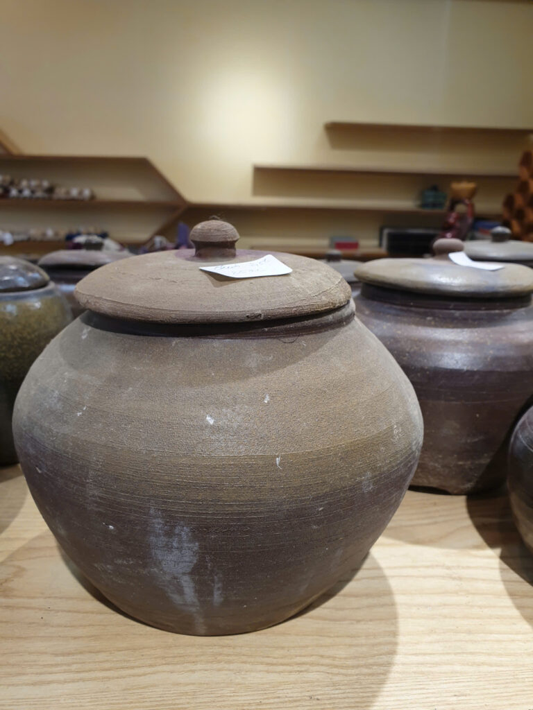 GỐM SÀNH - TRỞ VỀ VỚI ĐẤT MẸ DUNG TÍCH 1~2,5 LÍT THƯỜNG - 260K GIẢM CÒN 250K -mã 1