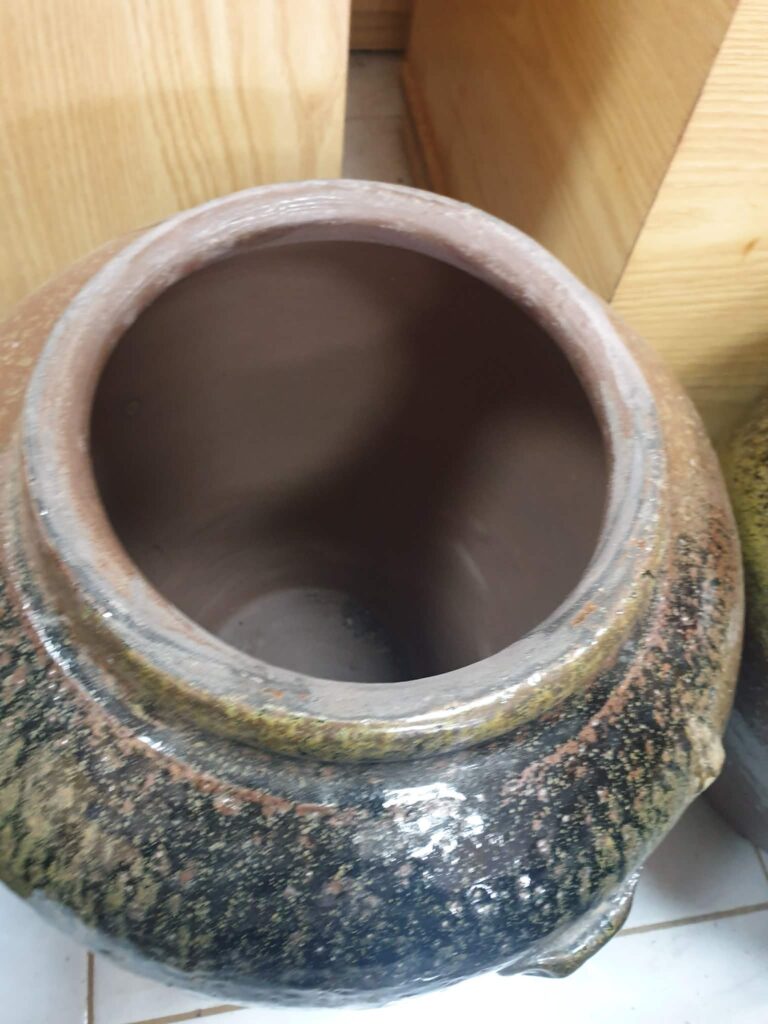 GỐM SÀNH - TRỞ VỀ VỚI ĐẤT MẸ 2. Hũ sành tròn dáng thon dung tích 12 lít hoả biến 850k còn 800k