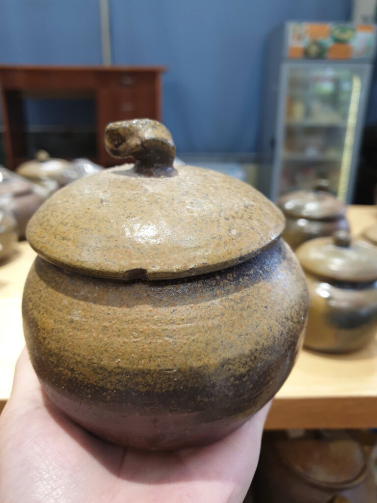 GỐM SÀNH - TRỞ VỀ VỚI ĐẤT MẸ Hũ 500ml hoả biến vàng -13