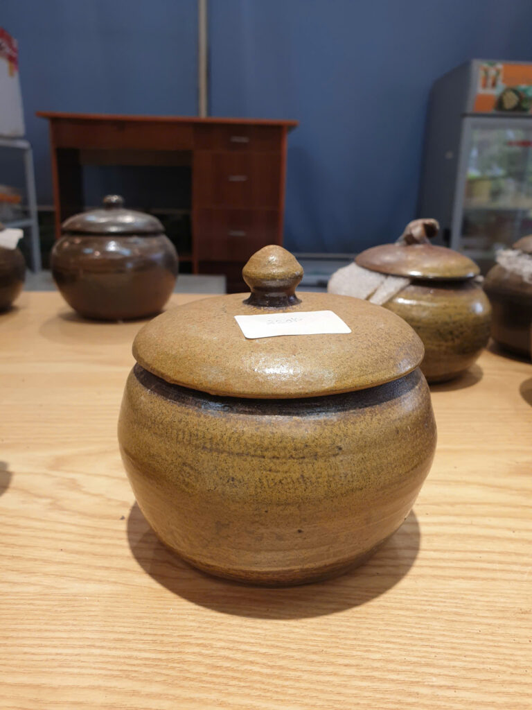 GỐM SÀNH - TRỞ VỀ VỚI ĐẤT MẸ Hũ 500ml hoả biến vàng -16